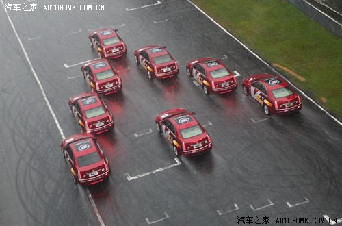 凯迪拉克 V Day 赛道征服日特技解析 