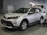 丰田新<font color=red>RAV4改装</font>前后杠踏板外观装饰作业