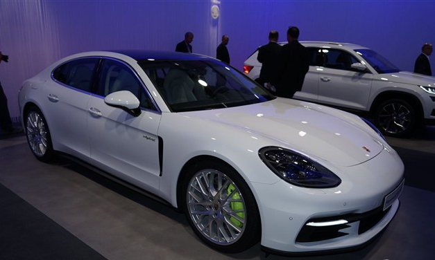 新<font color=red>Panamera</font> 4 E-Hybrid发布 纯电续航50km