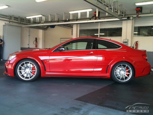 奔驰C63 AMG Black Series Coupe曝光了