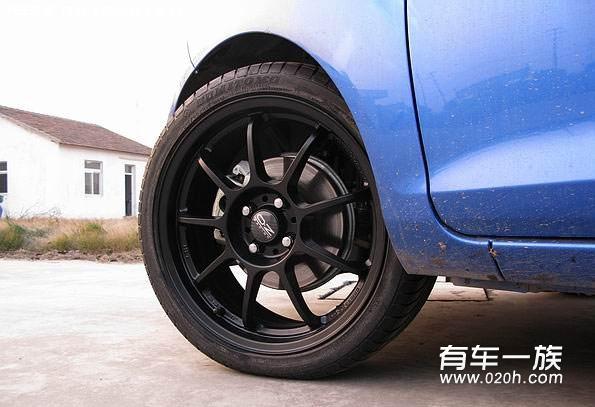 1.5运动版蓝色嘉年华改装轮毂轮胎排气