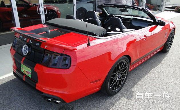 2013款红色福特野马谢尔比GT500敞蓬实拍