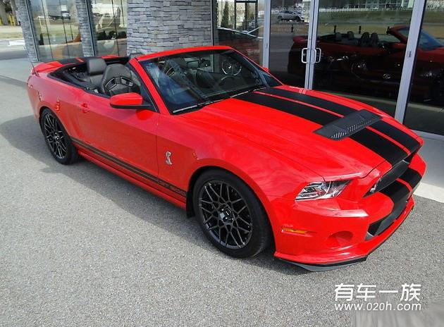 2013款红色福特野马谢尔比GT500敞蓬实拍