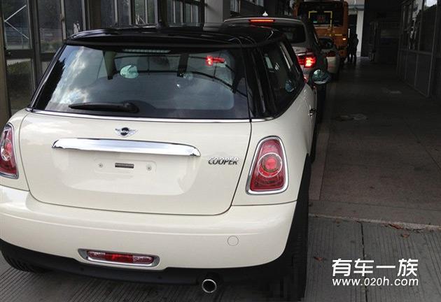 Mini Cooper Fun Baker Street选车提车作业与车身拉花