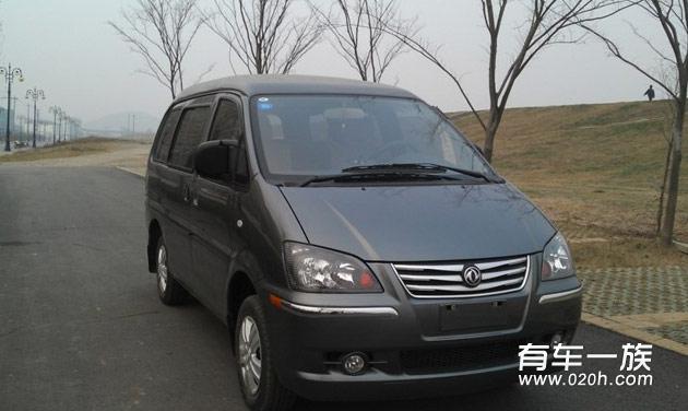 2013款灰色菱智M3提车作业