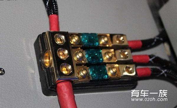 力帆520改装音响与全车隔音作业