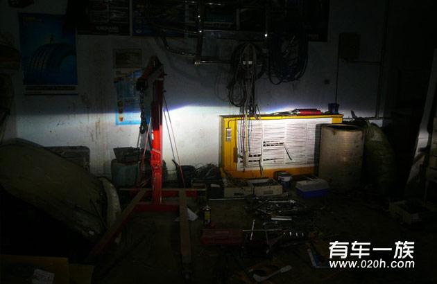 帕杰罗改装透镜_天使恶魔眼_刹车灯_雾灯