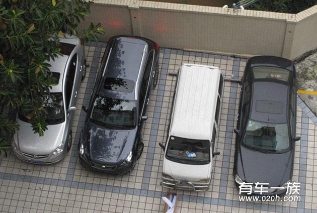 12傲虎改装行李架_水箱保护网_踏板 