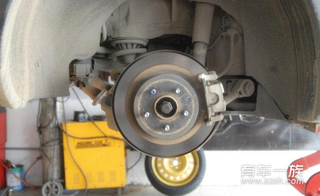 英菲尼迪EX35改装刹车_防倾杆_轮毂轮胎作业