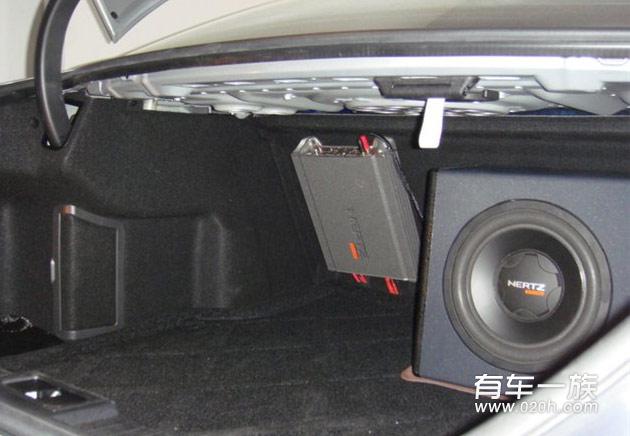 奔驰CLS300安全防护改装及音响升级作业