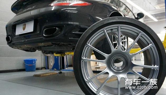 保时捷911 Turbo S改装性能 轮毂避震轻量化座椅风刀等