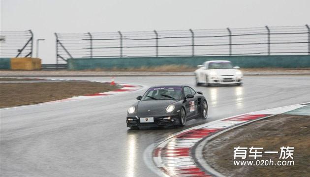 保时捷911 Turbo S改装性能 轮毂避震轻量化座椅风刀等