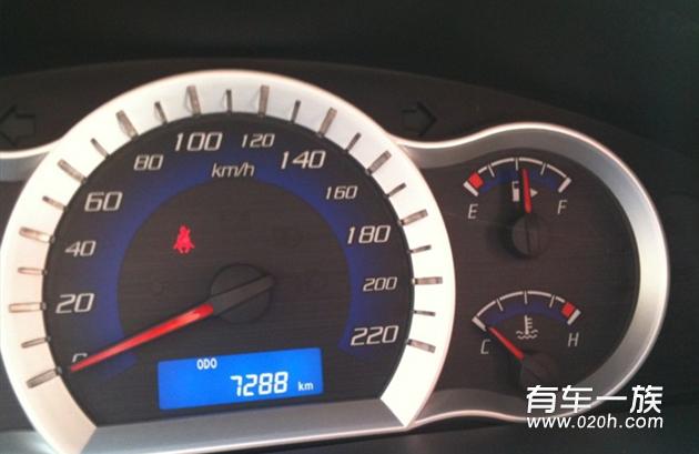长安CX30保养作业 CX30用什么机油 油表及刹车问题