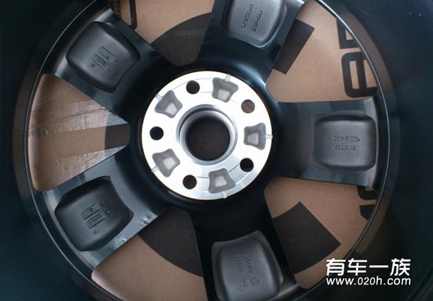 大切诺基改装20寸轮毂轮胎镀膜作业及改装费用