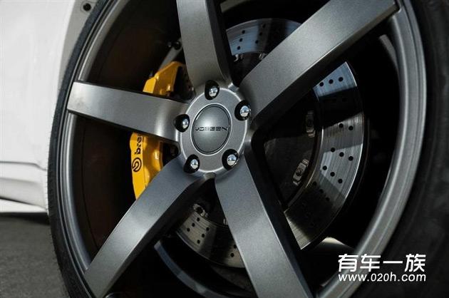 新款宝马6系改装22寸轮毂_BREMBO刹车卡钳