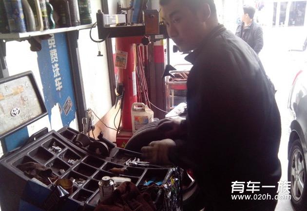 奇瑞A5怎么样？用车8万公里A5优缺点总结改装轮胎作业 