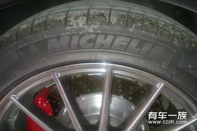 日产天籁改装18寸轮毂轮胎 BREMBO刹车 尾翼