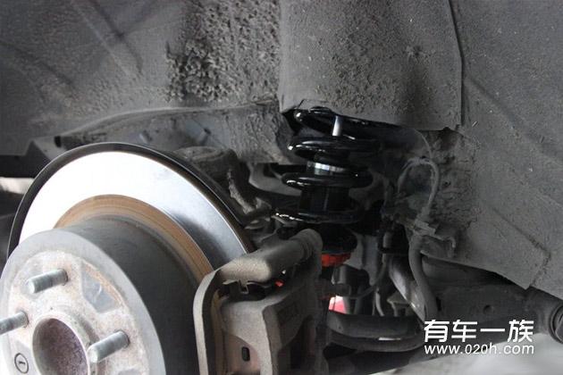 日产尼桑07款天籁改装绞牙避震作业