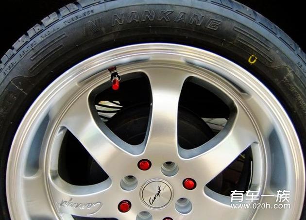 日产NV200改装包围外观贴花17寸轮毂轮胎作业