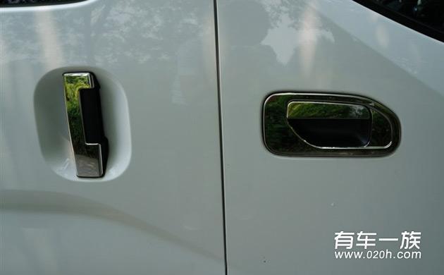 用车一年白色日产NV200改装装饰内饰外观总结
