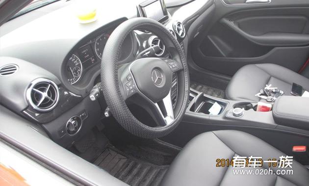 红色奔驰B180提车作业 提车价格及用车评价感受 红色奔驰B180提车作业 提车价格及用车评价感受