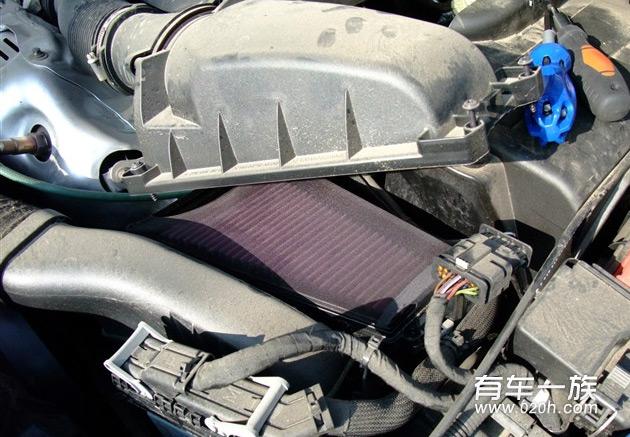 奔驰B200更换KN空滤 空滤升级作业 奔驰B200更换KN空滤 空滤升级作业