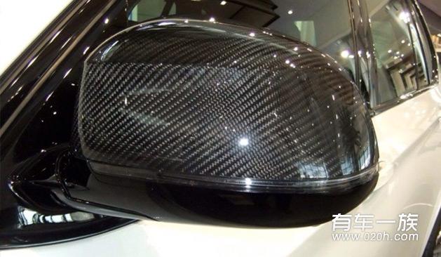 白色宝马X5改装黑色中网21寸轮毂外观碳纤维装饰