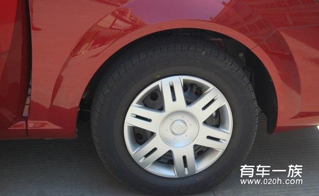 别克自动红色凯越提车作业与提车价格