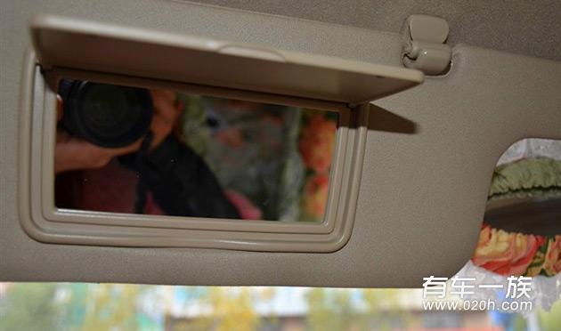 丰田自动豪华版白色花冠提车作业外观内饰空间静态测评
