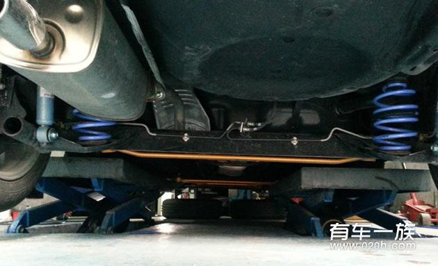 日产新骐达改装KYB蓝桶TS短弹簧降低车身提升操控性能