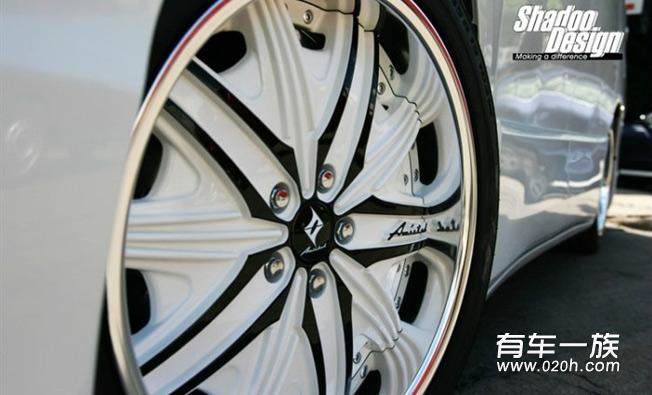 丰田埃尔法改装VIP风格Admiration套件19寸轮毂轮胎