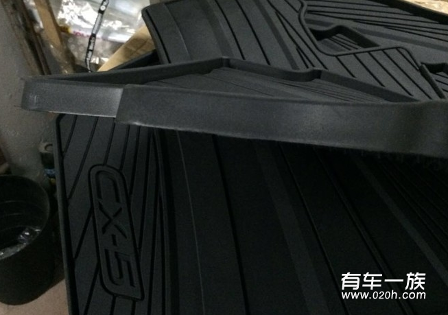 cx-5改装内饰日产天然橡胶脚垫