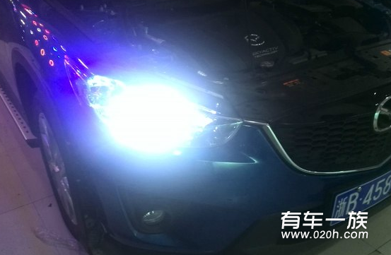 豪华马自达cx-5改装疝气透镜天使眼