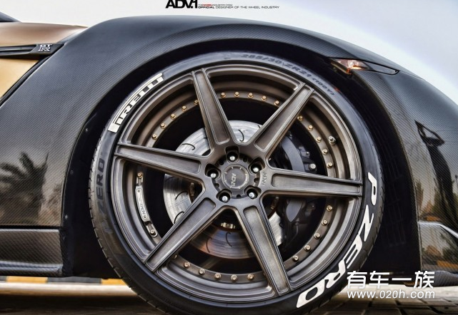 AMS改装日产GT-R碳纤维尾翼轮毂