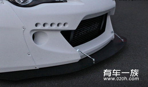 丰田86性能改装车 外观酷似大白鲨