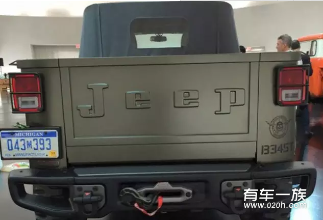 复古风格 Jeep敞篷皮卡概念车实车曝光