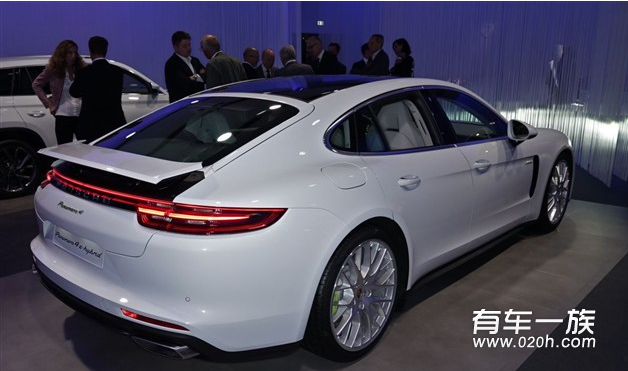 新Panamera 4 E-Hybrid发布 纯电续航50km