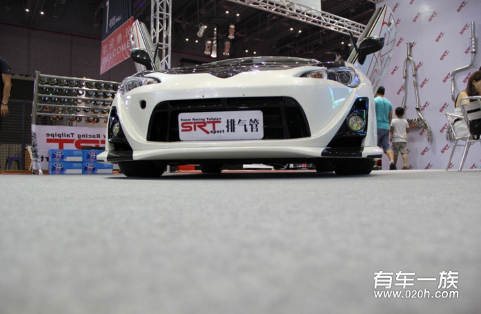野兽般的斯巴鲁BRZ改SRT排气上海GT Show耀眼登场