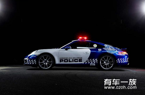 迪拜警车弱爆！看看这辆改装911警车