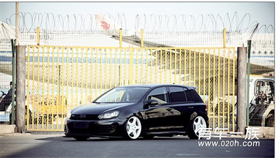 素雅黑白画映 行走在时间微尘中的GOLF MK6