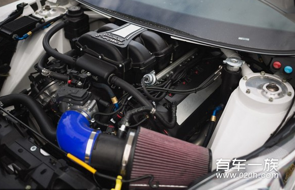 福特嘉年华改装V8发动机