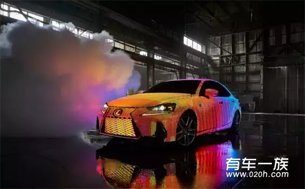 全车4.2万颗LED是什么效果？ IS试了试