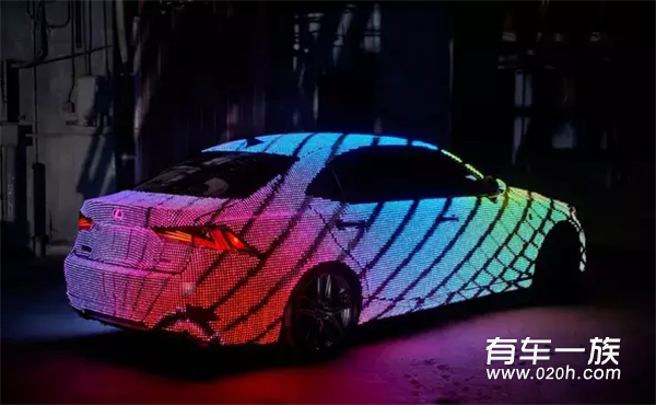 全车4.2万颗LED是什么效果？ IS试了试