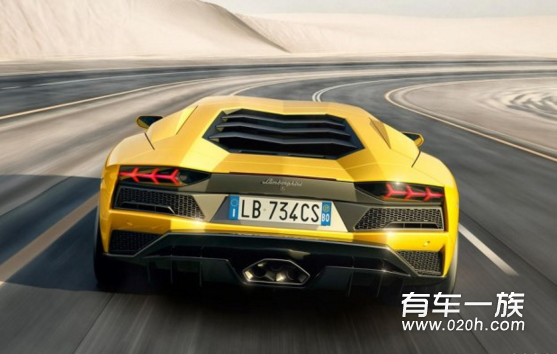 新兰博基尼Aventador S官图 配后轮转向