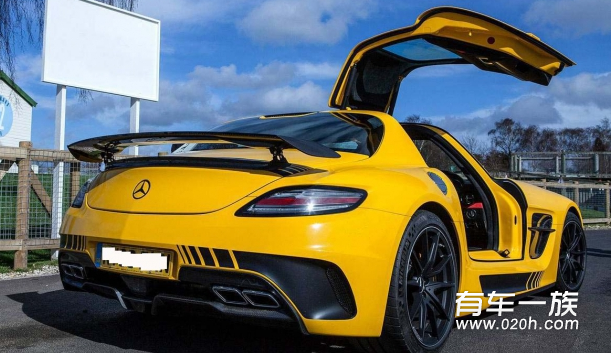 奔驰SLS AMG Black Series 黄色帅气现身