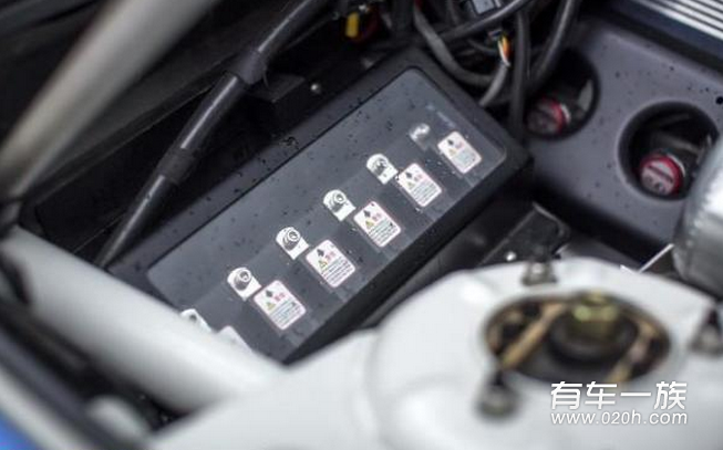 Alpina改装宝马M3（E30）艺术鉴赏 配置升级加强