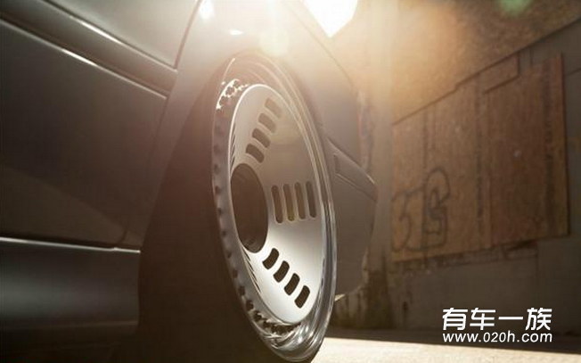宝马E39旅行版改装 轮毂十分抢眼