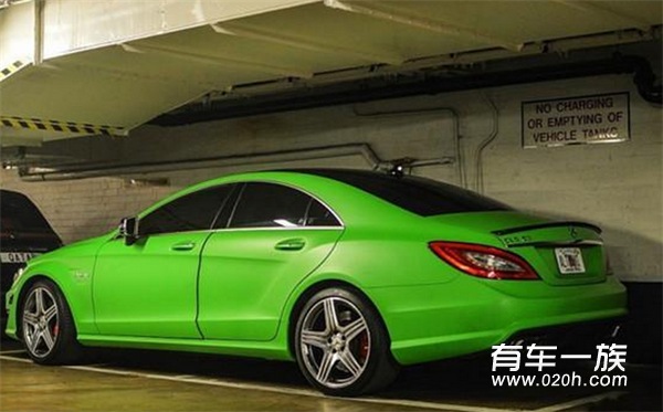 奔驰CLS全车改装苹果绿色 造型略显调皮