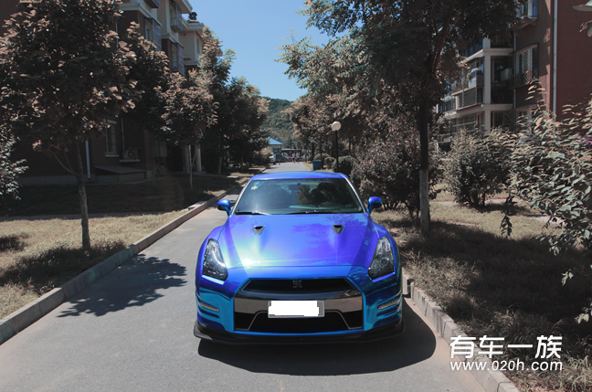 战神GTR改装电镀蓝色外观 靓丽如镜面