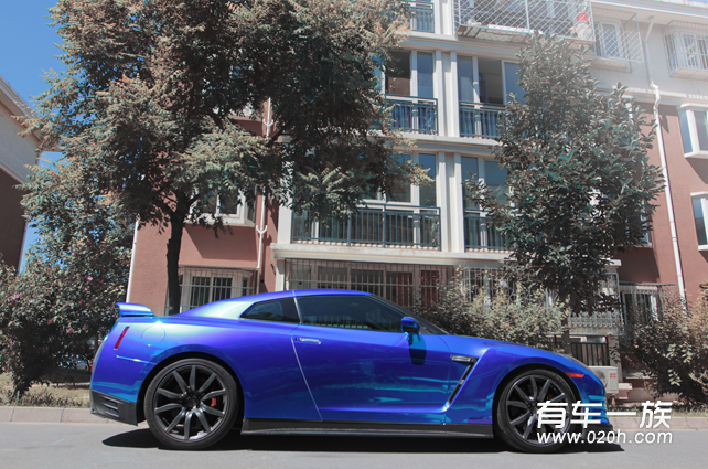 战神GTR改装电镀蓝色外观 靓丽如镜面
